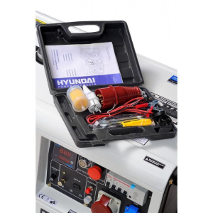 Дизельный генератор Hyundai DHY 8000SE-3  синхронный фото